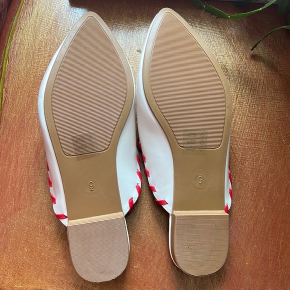 NWT MUSSHOE Red and white Mules for Women Slip On Pointed Toe Sz 9 Loafers Flats - Picture 5 of 9